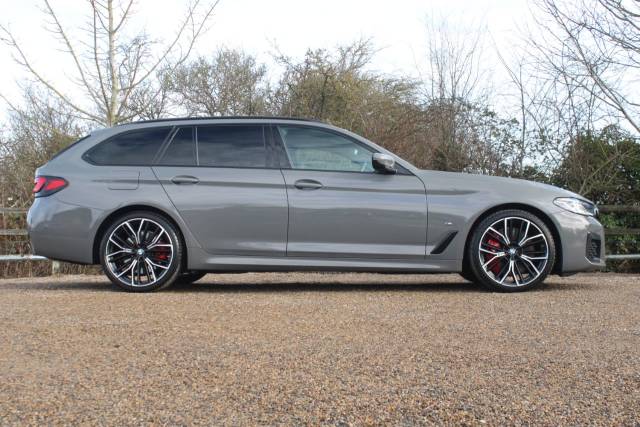 2021 BMW 5 Series 3.0 530d MHT M Sport Touring Steptronic xDrive Euro 6 (s/s) 5dr