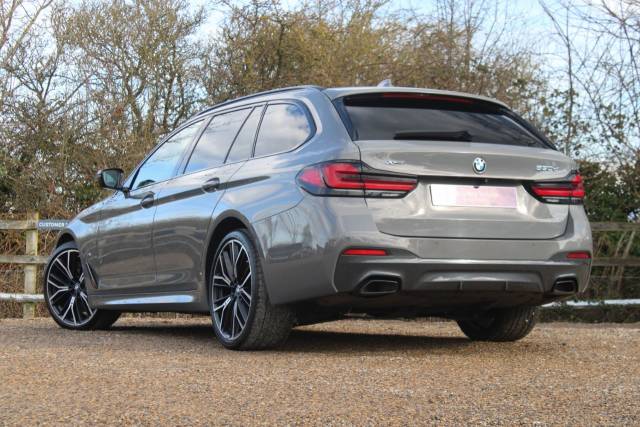 2021 BMW 5 Series 3.0 530d MHT M Sport Touring Steptronic xDrive Euro 6 (s/s) 5dr