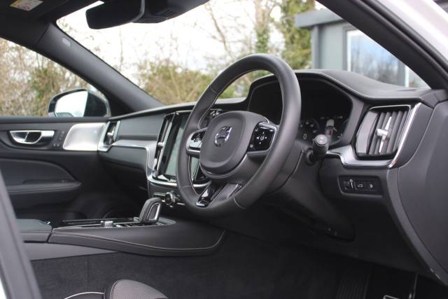 2020 Volvo V60 2.0h T8 Twin Engine 11.6kWh Polestar Engineered Auto AWD Euro 6 (s/s) 5dr