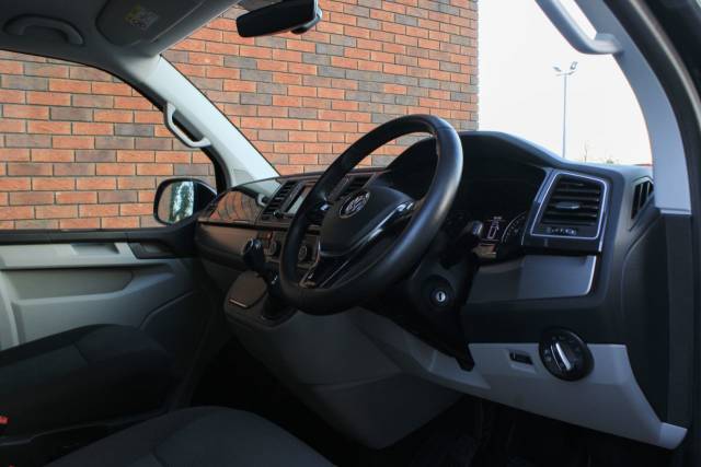 2018 Volkswagen Transporter 2.0 BiTDI T32 BlueMotion Tech Highline Crew Van 4Motion SWB Euro 6 (s/s) 5dr