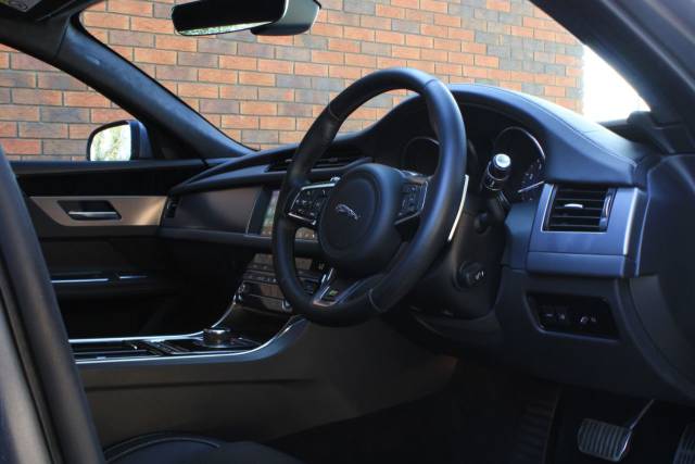 2019 Jaguar XF 2.0i R-Sport Auto Euro 6 (s/s) 4dr