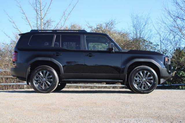 2025 Toyota Land Cruiser 2.8D Invincible Auto 4WD Euro 6 (s/s) 5dr (LWB)
