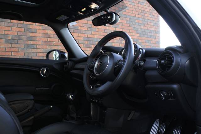 2019 Mini Hatchback 1.5 Cooper Sport Euro 6 (s/s) 3dr