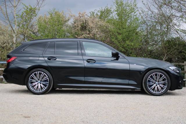 2020 BMW 3 Series 330i 2.0 M Sport Touring Auto
