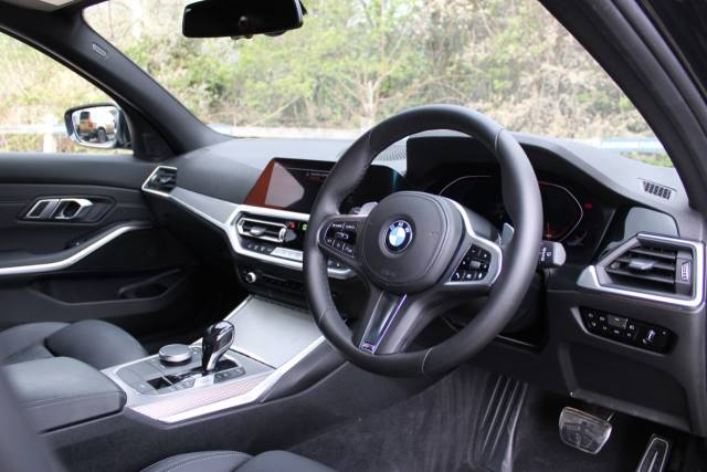 2020 BMW 3 Series 330i 2.0 M Sport Touring Auto