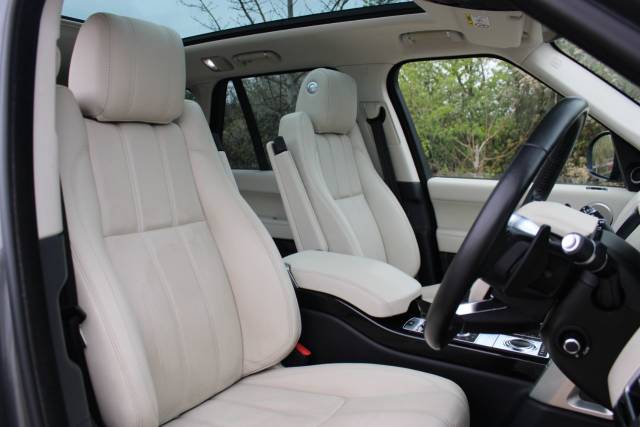 2017 Land Rover Range Rover 3.0 TDV6 Vogue 4dr Auto