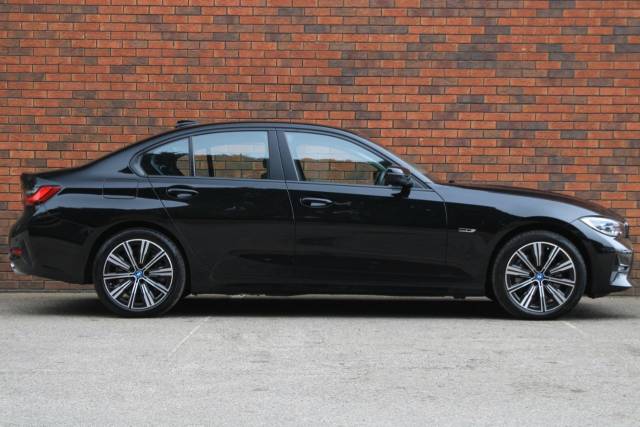 2022 BMW 3 Series 2.0 330e SE Pro 4dr Step Auto