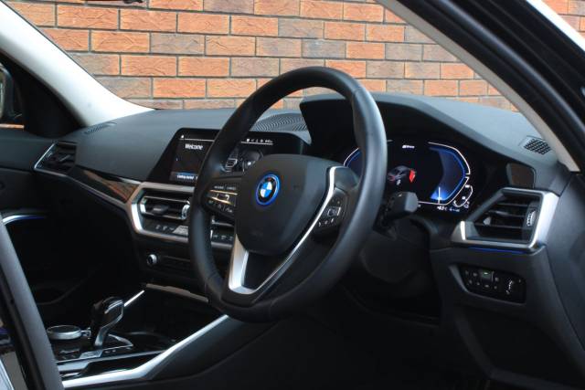 2022 BMW 3 Series 2.0 330e SE Pro 4dr Step Auto