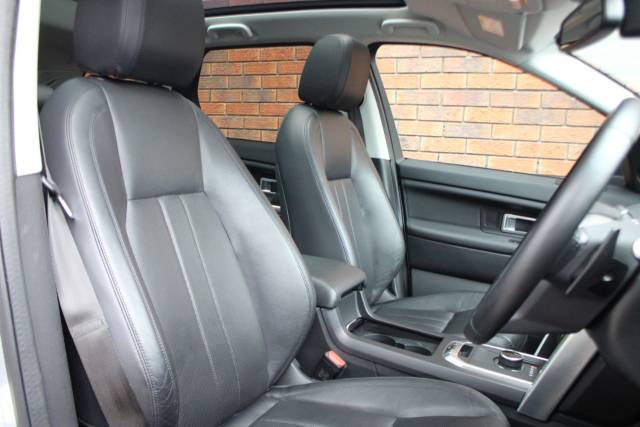 2017 Land Rover Discovery Sport 2.0 TD4 180 HSE Black 5dr Auto