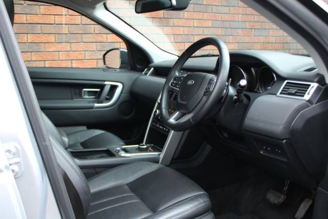 2017 Land Rover Discovery Sport 2.0 TD4 180 HSE Black 5dr Auto