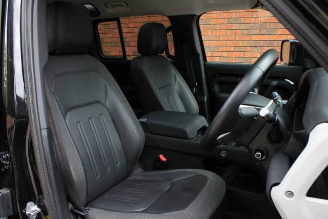 2020 Land Rover Defender 110 2.0 Si4 SE Auto 4WD Euro 6 (s/s) 5dr