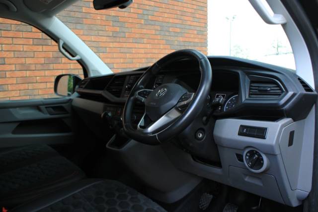 2020 Volkswagen Transporter 2.0 TDI T30 Highline FWD SWB Euro 6 (s/s) 5dr