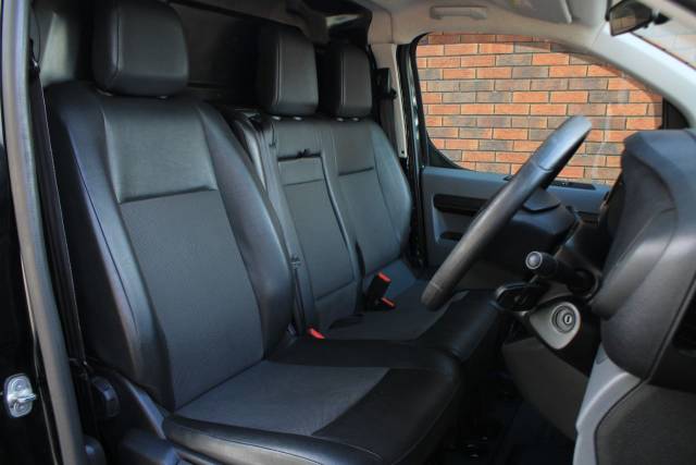 2020 Vauxhall Vivaro 2.0 Turbo D 3100 Sportive L2 H1 Euro 6 (s/s) 5dr