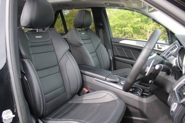 2014 Mercedes-Benz ML 63 AMG 5.5 ML63 V8 AMG SpdS+7GT 4WD Euro 5 (s/s) 5dr