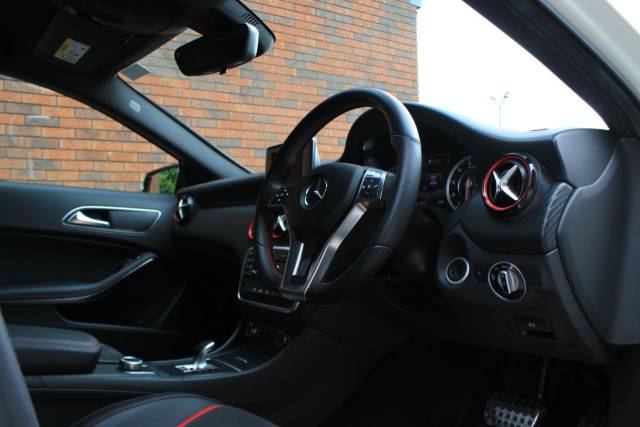 2014 Mercedes-Benz A 45 2.0 A45 AMG SpdS DCT 4MATIC Euro 6 (s/s) 5dr