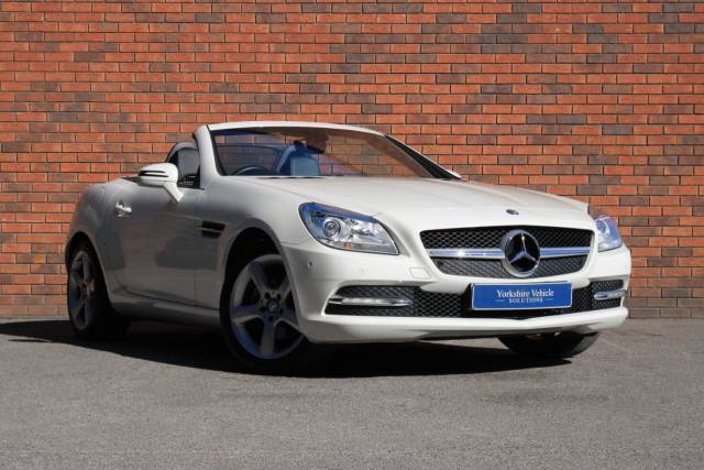 Mercedes-Benz SLK 1.8 SLK200 BlueEfficiency G-Tronic+ Euro 5 (s/s) 2dr Convertible Petrol White