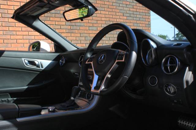 2012 Mercedes-Benz SLK 1.8 SLK200 BlueEfficiency G-Tronic+ Euro 5 (s/s) 2dr