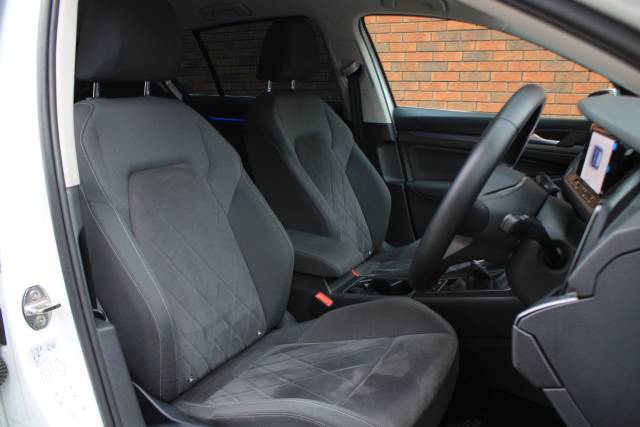 2020 Volkswagen Golf 1.5 TSI Style Euro 6 (s/s) 5dr