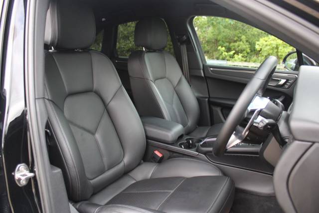 2015 Porsche Macan 2.0T PDK 4WD Euro 6 (s/s) 5dr