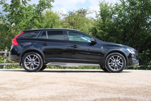2016 Volvo V60 Cross Country 2.4 D4 Lux Nav Auto AWD Euro 6 (s/s) 5dr