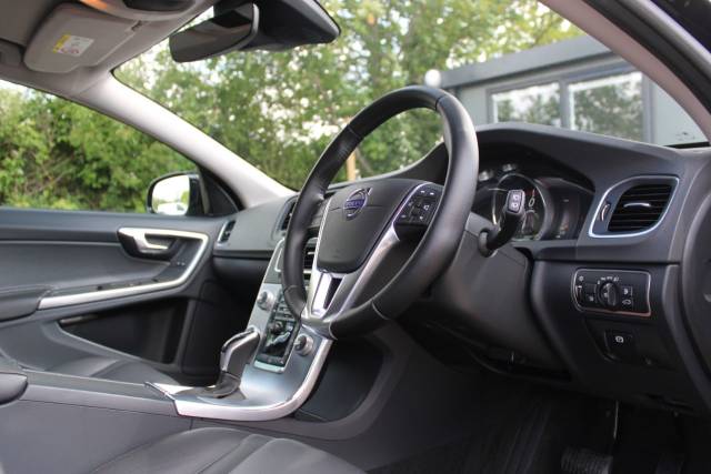 2016 Volvo V60 Cross Country 2.4 D4 Lux Nav Auto AWD Euro 6 (s/s) 5dr