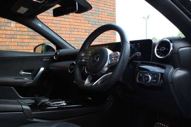 2019 Mercedes-Benz A Class 1.5 A180d AMG Line (Executive) 7G-DCT Euro 6 (s/s) 4dr