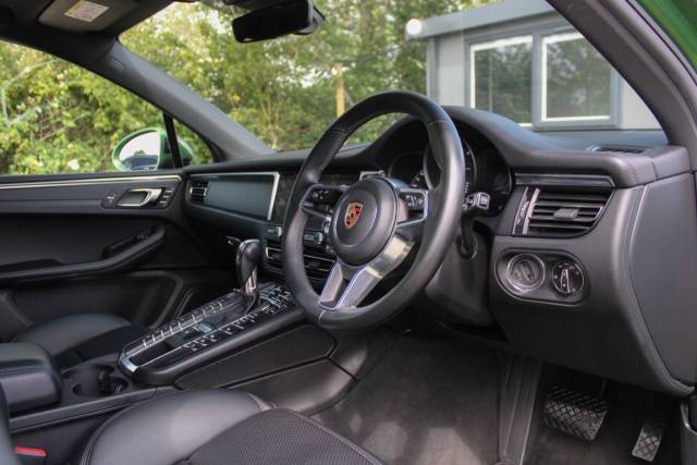 2018 Porsche Macan 2.0T PDK 4WD Euro 6 (s/s) 5dr