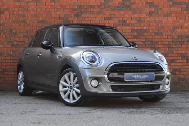 Mini Hatchback 1.5 Cooper Classic Steptronic Euro 6 (s/s) 5dr Hatchback Petrol Silver