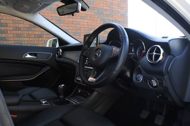 2018 Mercedes-Benz GLA 1.6 GLA200 SE (Executive) Euro 6 (s/s) 5dr