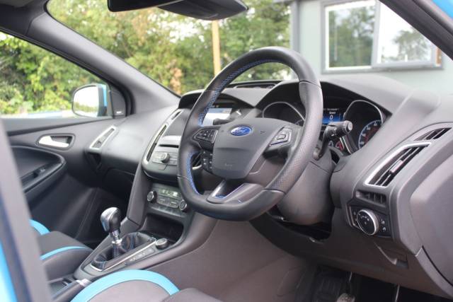 2017 Ford Focus RS 2.3T EcoBoost RS AWD Euro 6 (s/s) 5dr