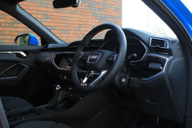 2022 Audi Q3 1.5 TFSI CoD 35 S line S Tronic Euro 6 (s/s) 5dr