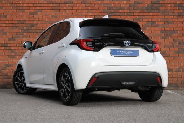2021 Toyota Yaris 1.5 VVT-h Design E-CVT Euro 6 (s/s) 5dr