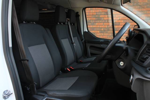 2019 Ford Transit Custom 2.0 320 EcoBlue Leader Kombi L2 H1 Euro 6 (s/s) 5dr