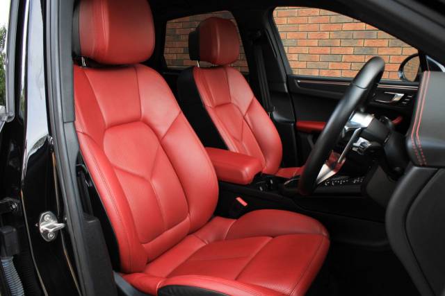 2017 Porsche Macan 2.0T PDK 4WD Euro 6 (s/s) 5dr