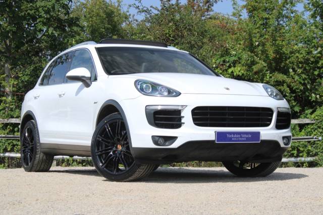 Porsche Cayenne 3.0 TD V6 TiptronicS 4WD Euro 6 (s/s) 5dr Four Wheel Drive Diesel White