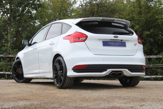 2017 Ford Focus 2.0T EcoBoost ST-2 Euro 6 (s/s) 5dr