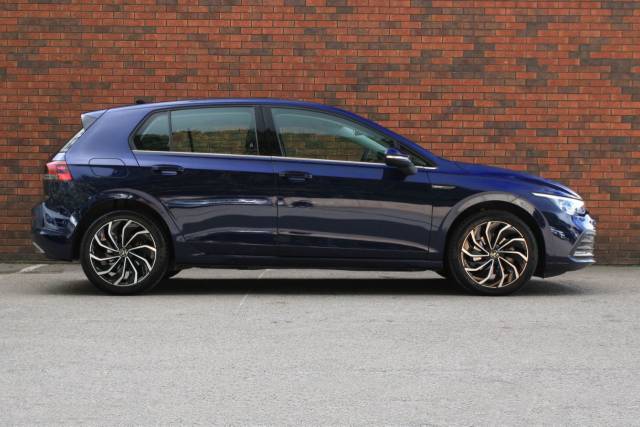 2023 Volkswagen Golf 1.5 eTSI MHEV Style DSG Euro 6 (s/s) 5dr