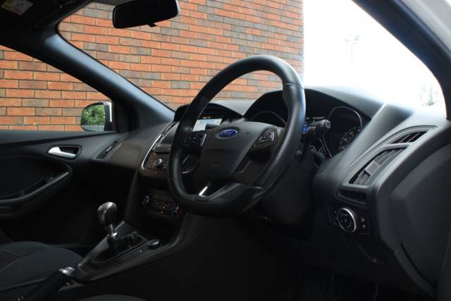 2017 Ford Focus 1.5 TDCi ST-Line Euro 6 (s/s) 5dr