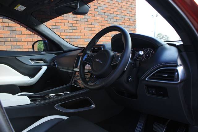 2018 Jaguar F-Pace 3.0 D300 V6 S Auto AWD Euro 6 (s/s) 5dr