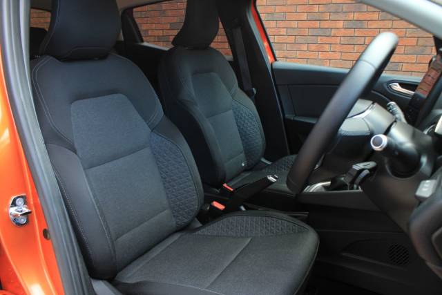 2020 Renault Clio 1.0 TCe Iconic Euro 6 (s/s) 5dr