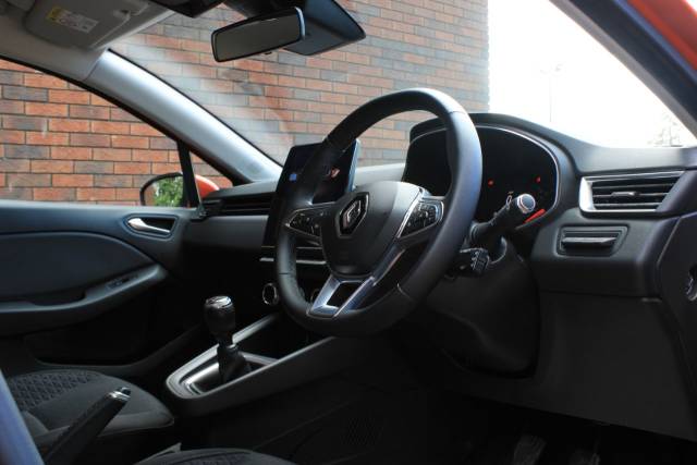 2020 Renault Clio 1.0 TCe Iconic Euro 6 (s/s) 5dr