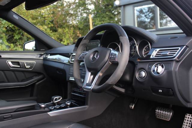2016 Mercedes-Benz E 63 AMG 5.5 E63 V8 BiTurbo AMG SpdS MCT Euro 6 (s/s) 4dr
