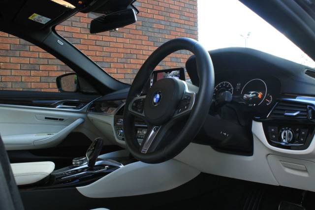 2018 BMW 5 Series 3.0 540i GPF M Sport Auto xDrive Euro 6 (s/s) 4dr