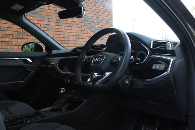 2021 Audi Q3 1.4 TFSIe 45 Black Edition Sportback S Tronic Euro 6 (s/s) 5dr 13kWh
