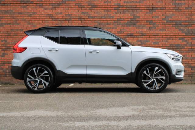 2021 Volvo XC40 2.0 B5 MHEV R-Design Pro Auto AWD Euro 6 (s/s) 5dr