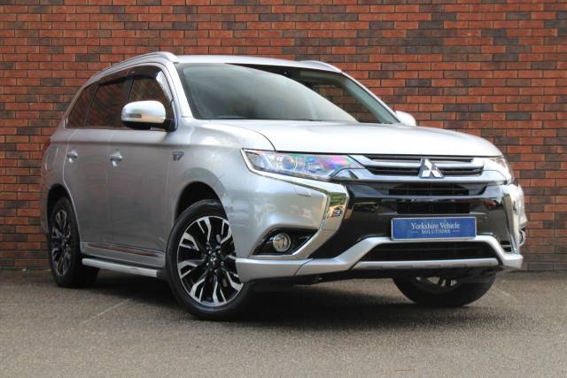 Mitsubishi Outlander 2.0h 12kWh Juro CVT 4WD Euro 6 (s/s) 5dr Four Wheel Drive Petrol / Electric Hybrid Silver
