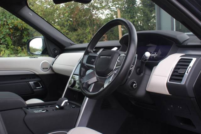 2022 Land Rover Discovery 3.0 D300 MHEV R-Dynamic HSE Auto 4WD Euro 6 (s/s) 5dr