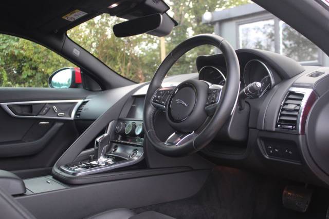 2019 Jaguar F-Type 2.0i GPF R-Dynamic Auto Euro 6 (s/s) 2dr