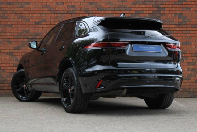 2022 Jaguar F-Pace 2.0 D200 MHEV R-Dynamic Black Auto AWD Euro 6 (s/s) 5dr