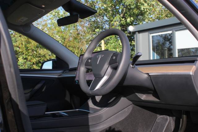 2022 Tesla Model Y 0.0 (Dual Motor) Long Range Auto 4WDE 5dr
